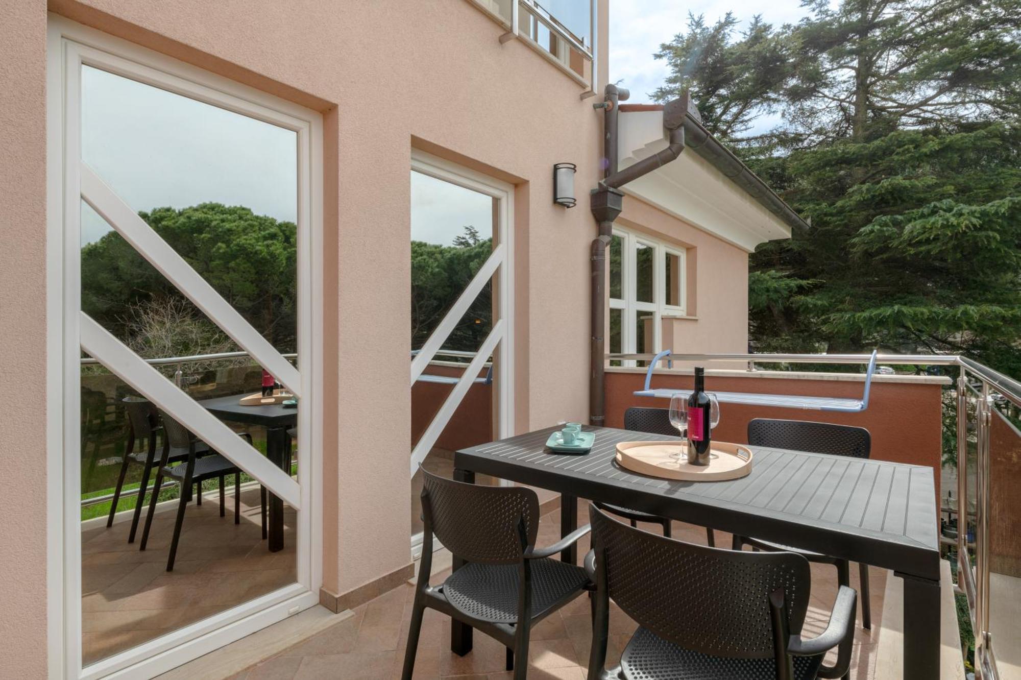 Rea Apartament *
